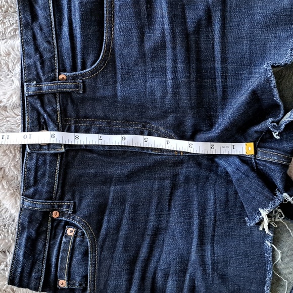 The Castings High Rise Short in Crown - Size 26 - Picture 9 of 12